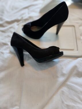 FIONI Clothing Black Suede Peep-Toe Platform Heels